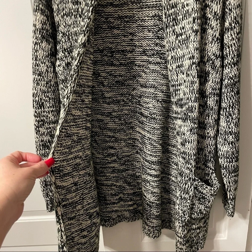 Sweet Rain Black & Ivory Marled Long Cardigan Sweater with pockets. Size Medium